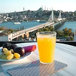 Mola Galata 3*