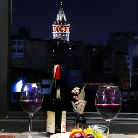 Oda ve Kahvaltı Mola Galata